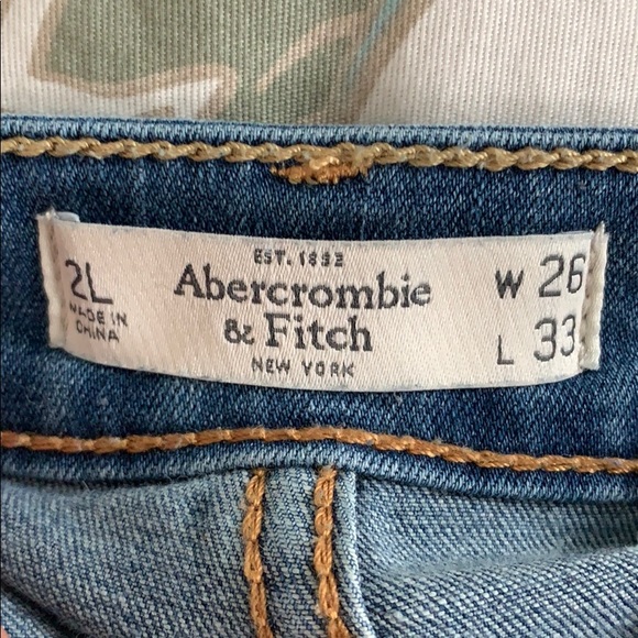 light wash jeans - Picture 5 of 5